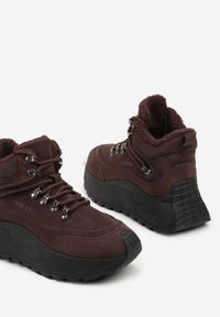 Renee - Brązowe Sneakersy Śniegowce Vices na Platformie w Sportowym Stylu Nelsella. Okazja: na co dzień, na spacer. Kolor: brązowy. Materiał: jeans. Szerokość cholewki: normalna. Obcas: na platformie. Sport: turystyka piesza #4