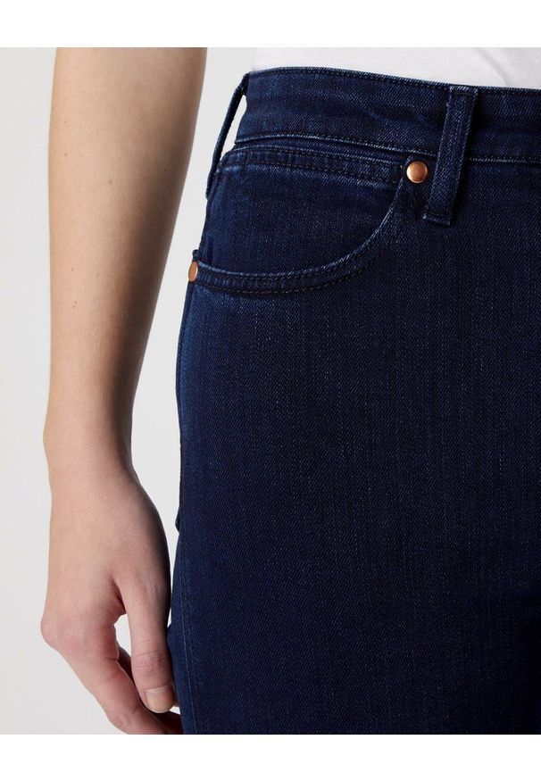 Wrangler - SPODNIE DAMSKIE WRANGLER WRIGGLER INK BLUE W2H0JC22H 112128603