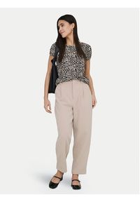 only - ONLY Bluzka Bera 15368588 Czarny Regular Fit. Kolor: czarny. Materiał: wiskoza #3