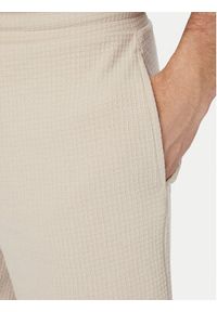 Hugo - HUGO Szorty sportowe Austin 50532023 Beżowy jasny Regular Fit. Kolor: beżowy. Materiał: bawełna. Styl: sportowy #5