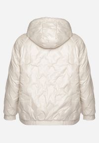 Born2be - Biała Kurtka Pikowana z Kapturem i Kieszeniami o Pudełkowym Kroju Eravinna. Okazja: na spacer. Typ kołnierza: kaptur. Kolekcja: plus size. Kolor: biały. Długość rękawa: długi rękaw. Długość: długie. Wzór: aplikacja #6