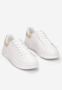 Born2be - Biało-Beżowe Sneakersy Sznurowane na Płaskiej Podeszwie Azih. Nosek buta: okrągły. Zapięcie: sznurówki. Kolor: biały. Materiał: materiał. Obcas: na płaskiej podeszwie. Wysokość obcasa: niski #5