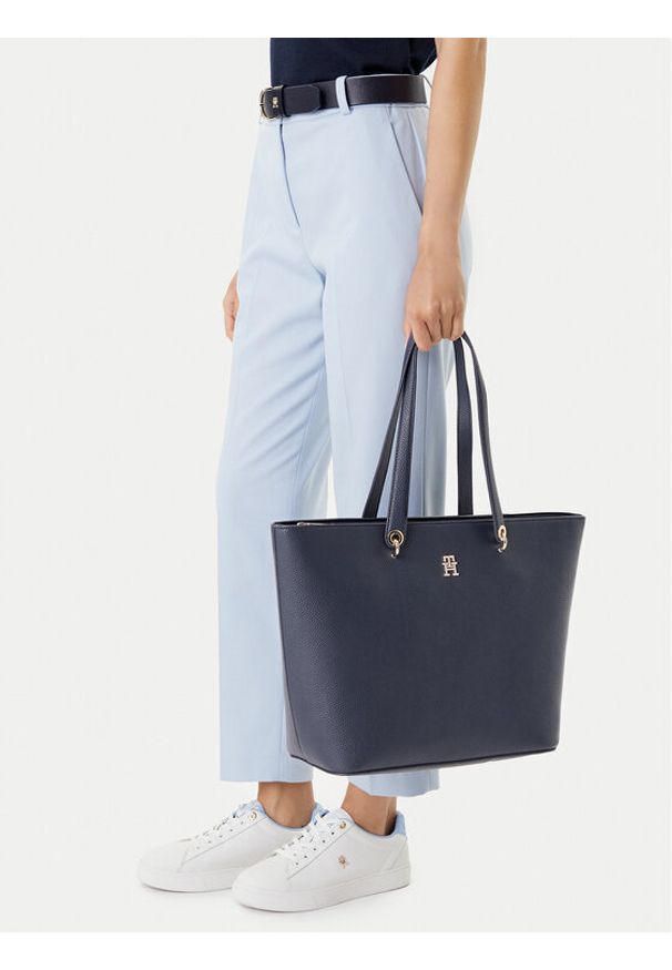 TOMMY HILFIGER - Tommy Hilfiger Torebka Emblem Shopper AW0AW15178 Granatowy. Kolor: niebieski. Materiał: skórzane