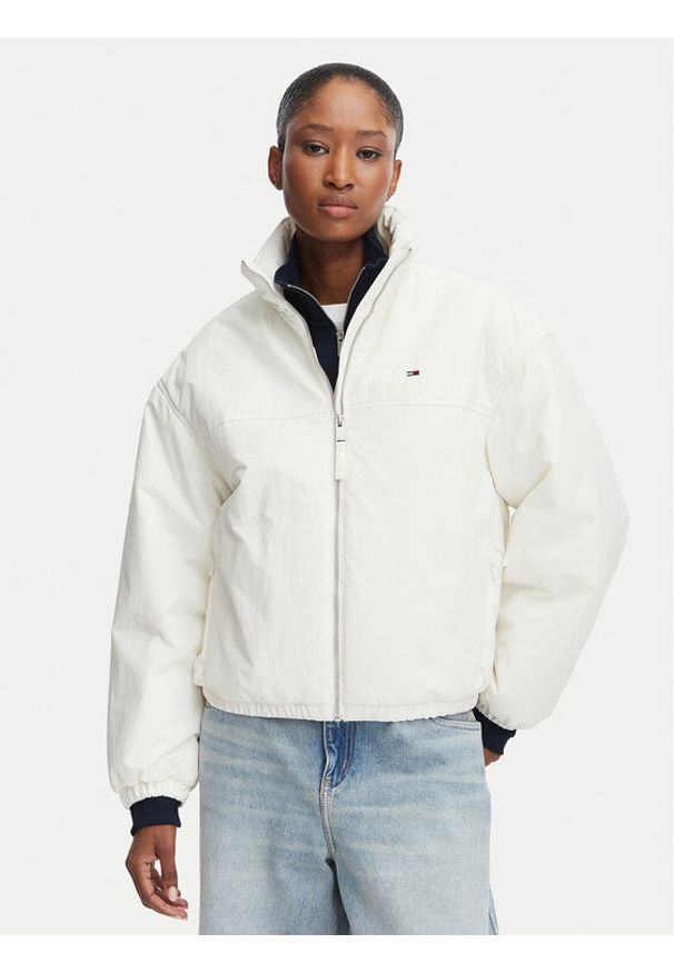 Tommy Jeans Kurtka przejściowa DW0DW22908 Biały Regular Fit. Kolor: biały. Materiał: syntetyk