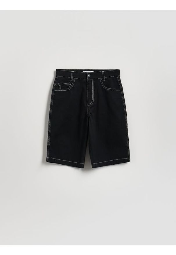 Reserved - Bawełniane szorty z przeszyciami - czarny. Kolor: czarny. Materiał: bawełna