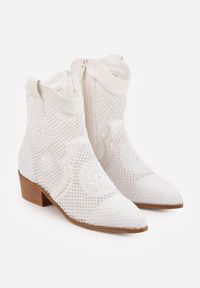 Renee - Białe Botki Kowbojki na Stożku z Ażurową Cholewką z Haftem Isarna. Okazja: na co dzień. Kolor: biały. Materiał: jeans. Szerokość cholewki: normalna. Wzór: ażurowy, haft. Obcas: na stożku. Styl: casual, klasyczny, boho. Wysokość obcasa: średni #8