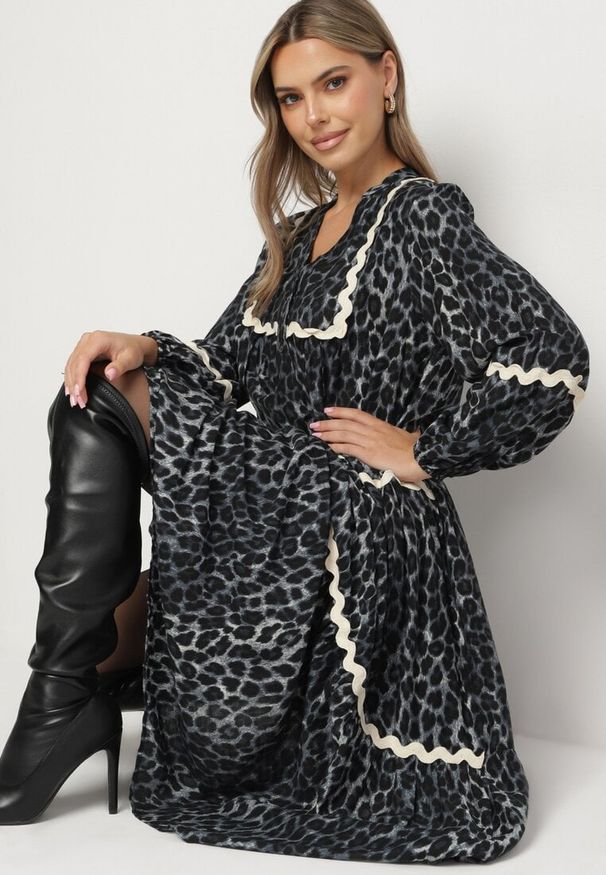 Born2be - Szara Sukienka w Panterkę w Stylu Retro z Ozdobnymi Lamówkami Zetizia. Okazja: na co dzień. Kolor: szary. Materiał: wiskoza. Wzór: motyw zwierzęcy. Styl: retro