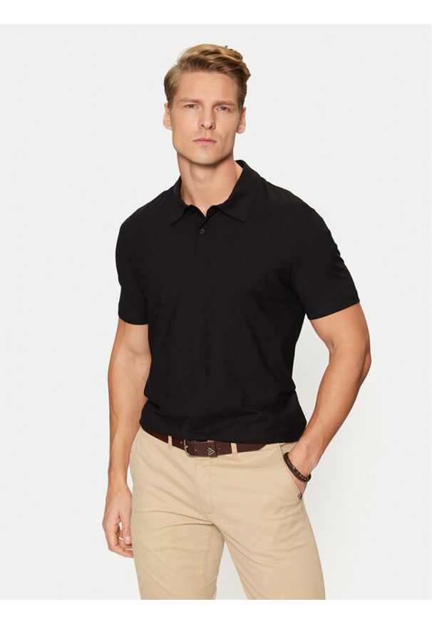 Guess Polo M4YP31 KCD60 Czarny Regular Fit. Typ kołnierza: polo. Kolor: czarny. Materiał: bawełna