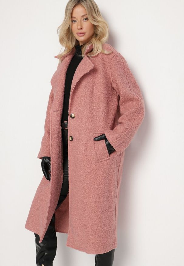 Born2be - Różowy Długi Jednorzędowy Płaszcz Typu Boucle z Wsuwanymi Kieszeniami Deolia. Okazja: na co dzień. Kolor: różowy. Materiał: dzianina. Długość: długie. Sezon: zima, jesień. Styl: casual, klasyczny