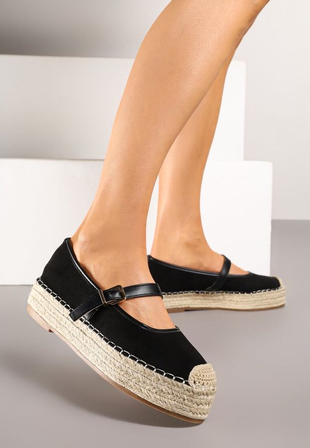 Renee - Czarne Espadryle z Plecionką i Paskiem Fevolise. Okazja: na plażę, na co dzień, na spacer. Zapięcie: pasek. Kolor: czarny. Materiał: jeans. Sezon: lato. Obcas: na platformie. Styl: casual, elegancki