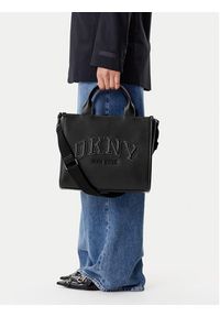 DKNY Torebka R52AQR57 Czarny. Kolor: czarny. Materiał: skórzane