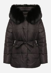 Born2be - Czarna Pikowana Kurtka z Kapturem i Odpinanym Futrem z Paskiem w Tali Siamirae. Okazja: na co dzień. Typ kołnierza: kaptur. Kolor: czarny. Materiał: futro. Styl: casual, elegancki #4