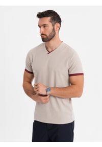 Ombre Clothing - T-shirt męski z kontrastowymi wstawkami i dekoltem w serek – beżowy V2 OM-TSCT-0198 - XXL. Okazja: na co dzień. Typ kołnierza: dekolt w serek. Kolor: beżowy. Materiał: dzianina, materiał, bawełna. Długość: krótkie. Styl: sportowy, casual #7