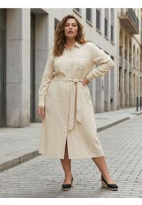 Sinsay - Wiskozowa koszulowa sukienka midi z domieszką lnu PLUS SIZE - kremowy. Kolekcja: plus size. Kolor: kremowy. Materiał: wiskoza, len. Typ sukienki: dla puszystych, koszulowe. Długość: midi #1