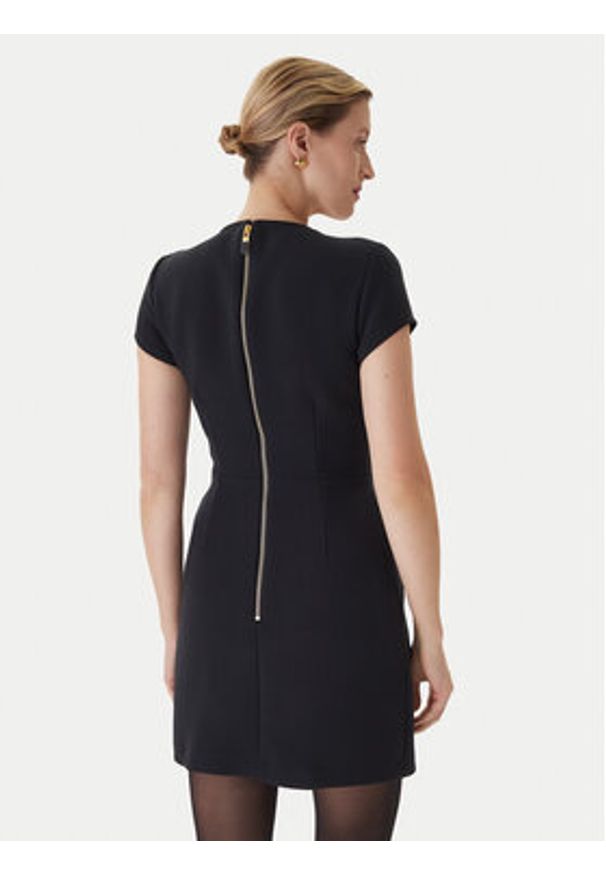 Elisabetta Franchi Sukienka koktajlowa AB-819-57E2-V690 Czarny Regular Fit. Kolor: czarny. Materiał: syntetyk. Styl: wizytowy