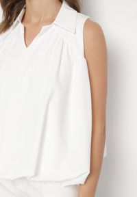 Born2be - Biała Bluza Rozkloszowana Oversize z Kołnierzykiem Eridwen. Okazja: na co dzień. Typ kołnierza: kołnierzyk klasyczny, dekolt w serek. Kolor: biały. Długość rękawa: długi rękaw. Długość: długie. Styl: klasyczny, casual #5