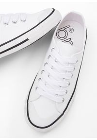 bonprix - Sneakersy z bawełnianej kanwy. Kolor: biały. Materiał: bawełna #3