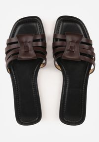 Born2be - Brązowe Klapki z Cienkimi Paseczkami Helarah. Okazja: na co dzień, na spacer. Kolor: brązowy. Styl: casual, klasyczny, elegancki #6