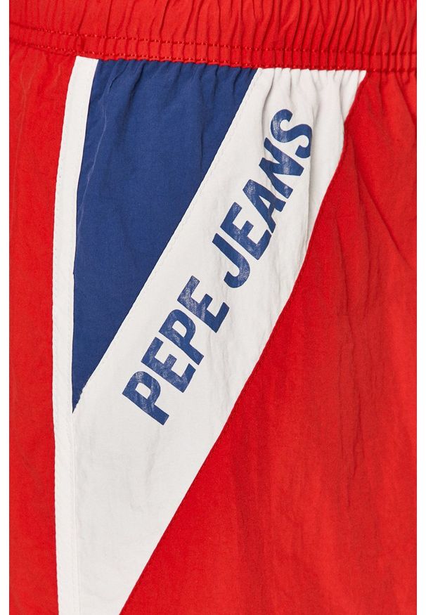 Pepe Jeans - Szorty kąpielowe Tomeo. Kolor: czerwony. Materiał: tkanina