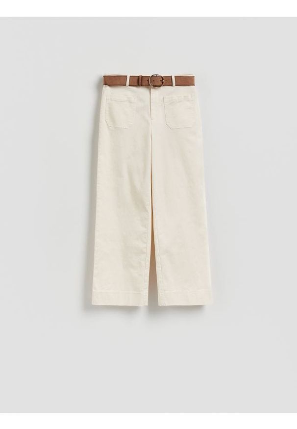 Reserved - Spodnie z paskiem - kremowy. Kolor: kremowy. Materiał: tkanina, bawełna