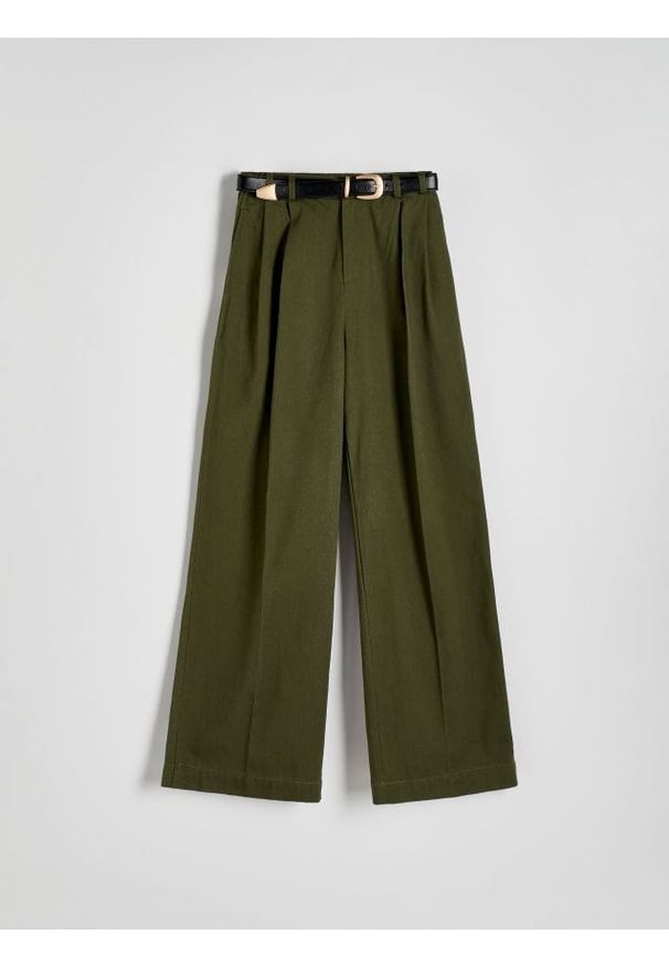 Reserved - Spodnie z szerokimi nogawkami - zielony. Kolor: zielony. Materiał: bawełna, tkanina, wiskoza. Wzór: gładki