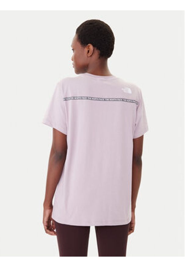 The North Face T-Shirt Zumu NF0A87DJ Fioletowy Regular Fit. Kolor: fioletowy. Materiał: bawełna