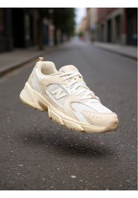 New Balance Sneakersy GR530AA Beżowy. Kolor: beżowy. Materiał: materiał #1