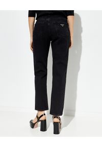 prada - PRADA - Czarne jeansy z wysokim stanem. Stan: podwyższony. Kolor: czarny. Długość: do kostek. Styl: klasyczny #3