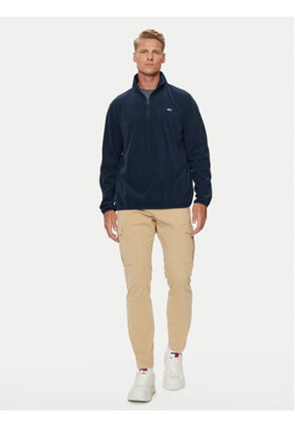 Tommy Jeans Polar Flag DM0DM20508 Granatowy Regular Fit. Kolor: niebieski. Materiał: syntetyk