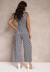 Renee - Granatowy Kombinezon bez Rękawów w Geometryczny Print Halfrieda. Kolor: niebieski. Długość rękawa: bez rękawów. Wzór: geometria, nadruk #3
