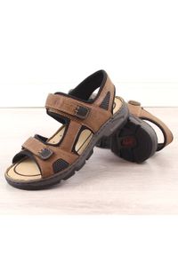 Komfortowe sandały męskie na rzepy brązowe Rieker 26156-25. Zapięcie: rzepy. Kolor: brązowy #6