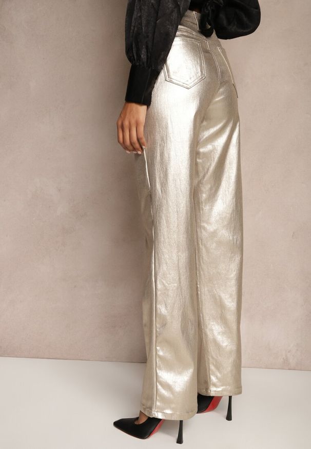 Renee - Złote Szerokie Spodnie Metaliczne High Waist z Ekoskóry Tranise. Stan: podwyższony. Kolor: złoty. Materiał: skóra