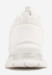 Renee - Białe Sneakersy na Platformie Ozdobione Cyrkoniami i Koronką Antea. Okazja: na co dzień. Kolor: biały. Materiał: koronka. Wzór: aplikacja, koronka. Obcas: na platformie #8