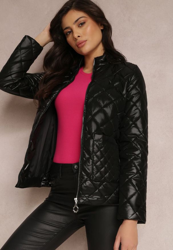 Renee - Czarna Kurtka Hesede. Kolor: czarny. Materiał: tkanina. Wzór: aplikacja. Styl: elegancki