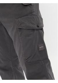 BOSS - Boss Spodnie materiałowe Sista-Cargo-1 50509100 Szary Relaxed Fit. Kolor: szary. Materiał: bawełna