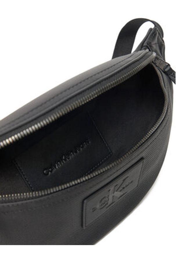 Calvin Klein Jeans Saszetka nerka K50K512998 Czarny. Kolor: czarny. Materiał: skóra