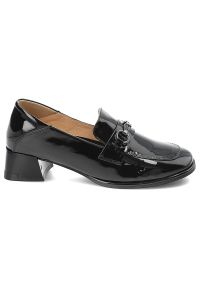 Czarne Półbuty Artiker Eleganckie Obuwie Damskie. Okazja: na co dzień. Kolor: czarny. Materiał: skóra, lakier. Obcas: na obcasie. Styl: elegancki. Wysokość obcasa: niski #3