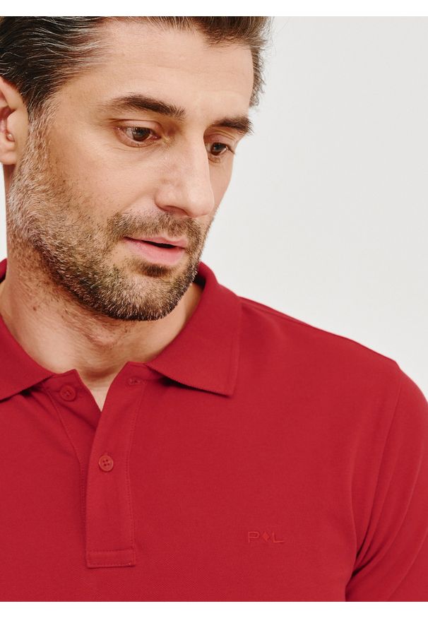 Pako Lorente - PAKO LORENTE – Gładki t-shirt polo w czerwonym kolorze. Okazja: na co dzień. Typ kołnierza: polo. Kolor: żółty, zielony, czerwony, biały. Materiał: bawełna. Wzór: gładki. Styl: casual