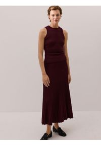 Reserved - Top z prążkowanej dzianiny - mahoniowy. Kolor: brązowy. Materiał: prążkowany, dzianina