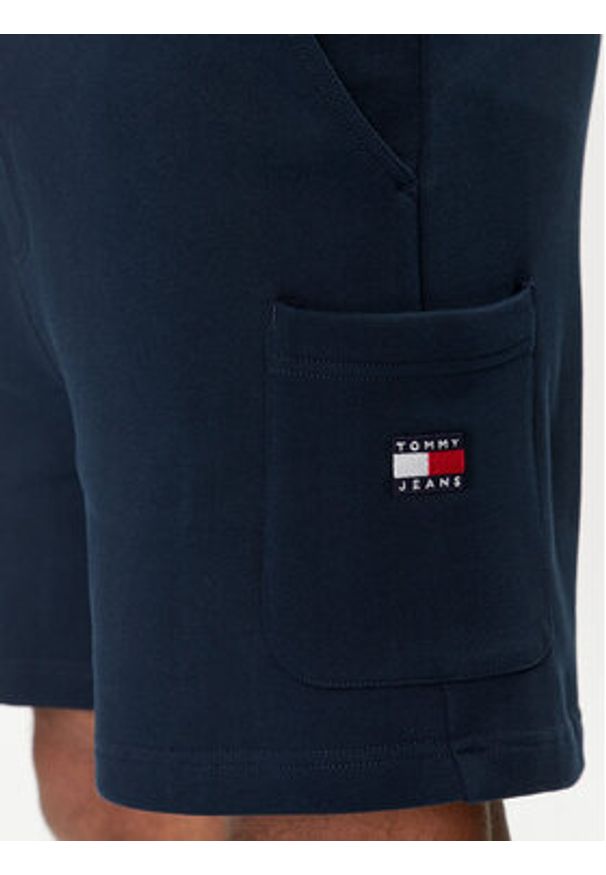 Tommy Jeans Szorty sportowe Badge DM0DM18479 Granatowy Regular Fit. Kolor: niebieski. Materiał: bawełna. Styl: sportowy