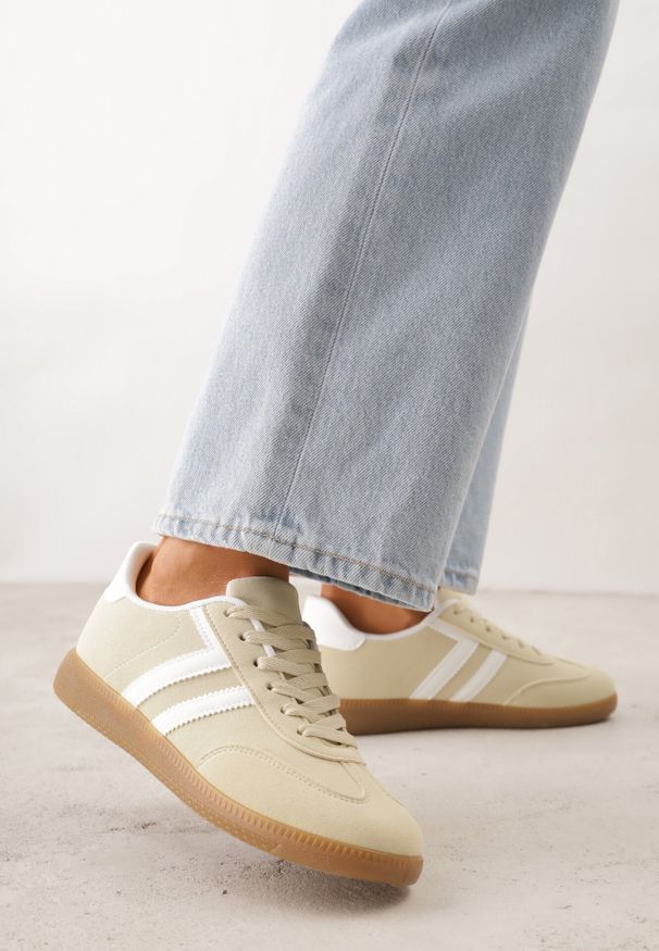 Born2be - Żółte Sneakersy w Stylu Kultowych Tenisówek Genenor. Okazja: na spacer. Kolor: żółty. Materiał: jeans, dresówka. Sport: turystyka piesza