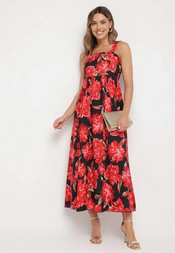 Born2be - Czarna Rozkloszowana Sukienka z Wiskozą w Kwiatowym Wzór Nilarune. Kolor: czarny. Materiał: wiskoza. Długość rękawa: na ramiączkach. Wzór: kwiaty. Sezon: lato. Styl: klasyczny