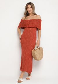 Born2be - Pomarańczowa Ażurowa Sukienka o Fasonie Hiszpanki z Wywijanym Dekoltem Filiorra. Okazja: na co dzień. Typ kołnierza: dekolt hiszpanka. Kolor: pomarańczowy. Materiał: jeans. Wzór: ażurowy. Styl: casual #1