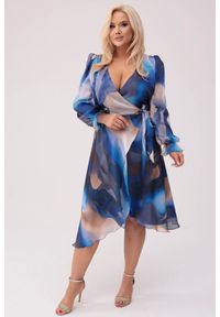 Moda Size Plus Iwanek - Elegancka sukienka Błękitne Marzenie PLUS SIZE XXL OVERSIZE WIOSNA. Okazja: na imprezę. Typ kołnierza: dekolt w kształcie V. Kolekcja: plus size. Kolor: niebieski. Materiał: tkanina, elastan, poliester, materiał. Sezon: wiosna. Typ sukienki: oversize, dla puszystych. Styl: elegancki