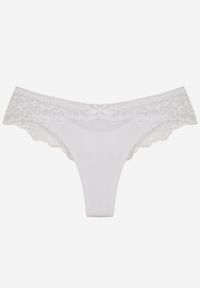 Renee - Białe Majtki Stringi Ozdobione Koronką Phisoris. Kolor: biały. Materiał: koronka. Wzór: koronka, aplikacja #1