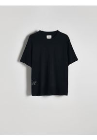 Reserved - T-shirt boxy z nadrukiem na plecach - czarny. Kolor: czarny. Materiał: bawełna, dzianina. Wzór: nadruk