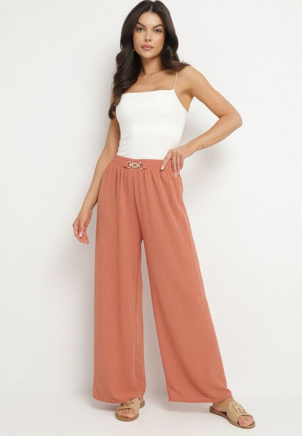 Born2be - Różowe Szerokie Spodnie z Gumką w Pasie Sliverta. Kolor: różowy