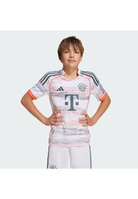 Adidas - Koszulka FC Bayern 25/26 Away Kids. Kolor: biały. Sport: piłka nożna