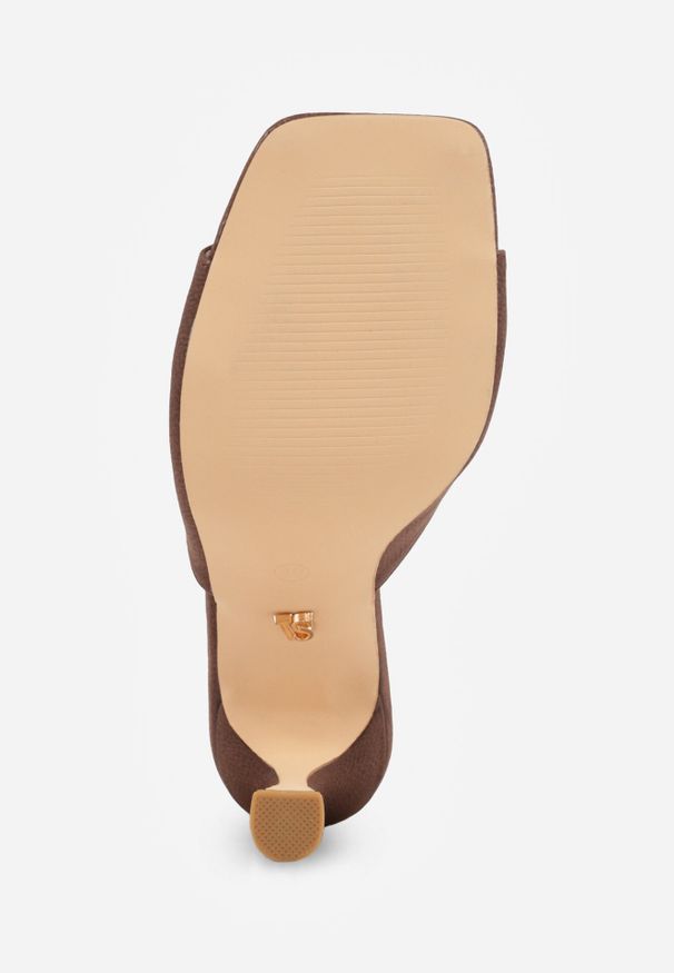 Born2be - Brązowe Klapki Vices na Szpilce z Kwadratowym Noskiem Mevialia. Okazja: na co dzień. Kolor: brązowy. Materiał: skóra. Wzór: kwiaty. Obcas: na szpilce. Styl: elegancki, casual. Wysokość obcasa: średni