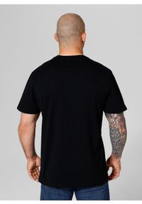 PITBULL - Koszulka bawełniana sportowy t-shirt dla dorosłych Drive. Kolor: czerwony, wielokolorowy, czarny. Materiał: bawełna